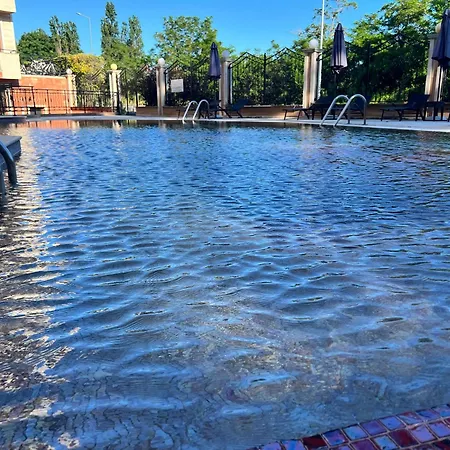Апартамент River Park 603 *